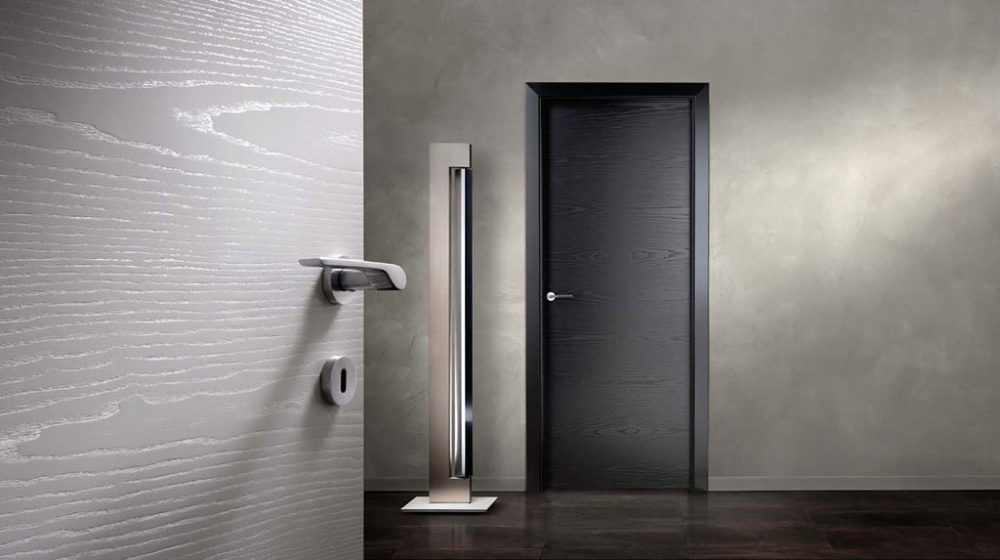 Ingresso appartamento grigio