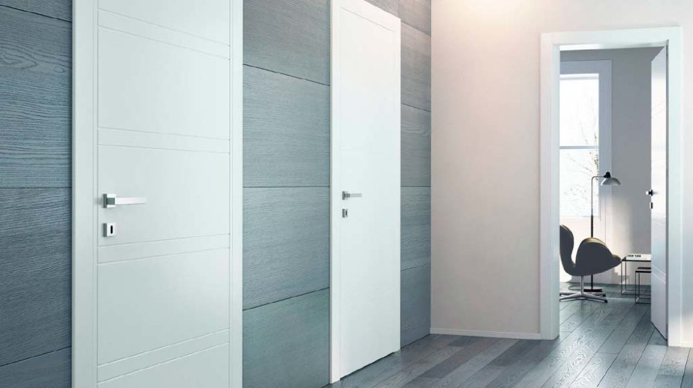 interno appartamento porte grigie